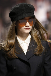 Details Christian Dior , Details Dior Fall 2018 Ready-to-Wear , Детали показа Кристиан Диор , Детали показа Диор осень зима 2018 , Fashion show , неделя моды в Париже , PFW , Мария Грация Кьюри , Mainstyles
